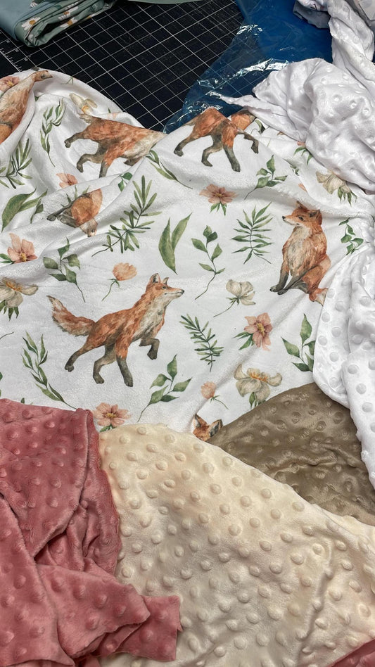 Courtepointe renard fleur dos ivoire 32x42 po